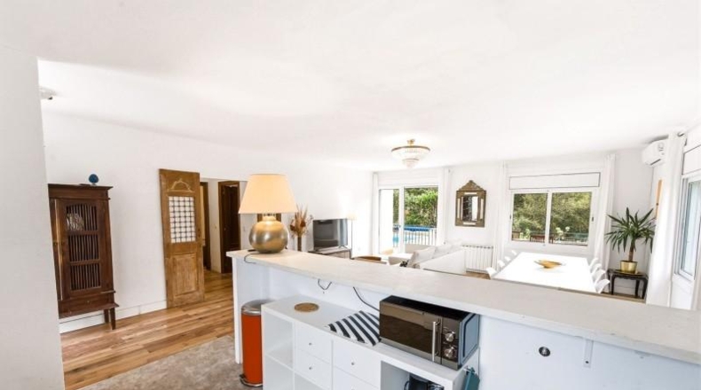 Жирона - Maçanet de la Selva - 1015m2