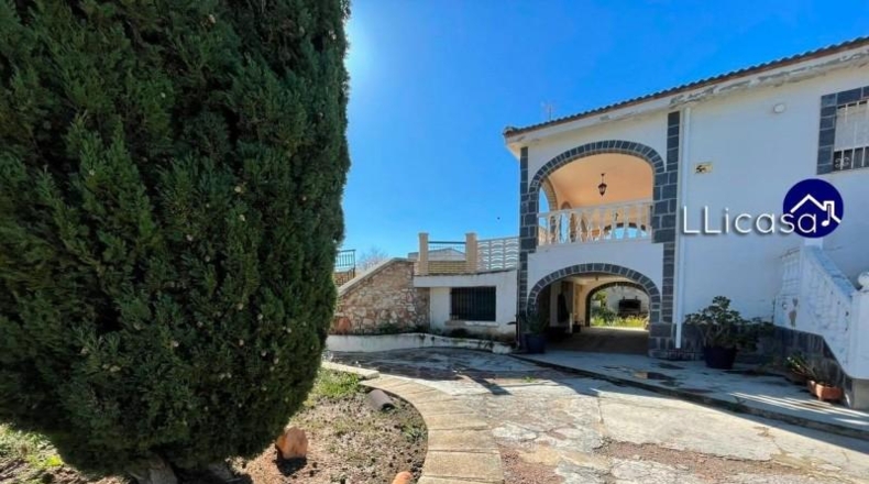 València - Puebla de Vallbona - 1707m2