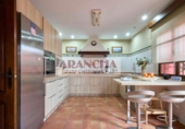 Chalet independiente con terreno en venta en la España, Chipiona, ref: TR377557 foto
