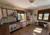 Chalet independiente con terreno en venta en la España, Ponferrada, ref: TR112174 foto