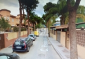 Участок с постройкой на продажу в городе Torremolinos Фото