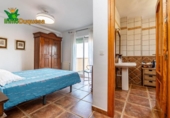 Chalet independiente con terreno en venta en la España, La Zubia, ref: TR248717 foto