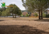 Chalet independiente con terreno en venta en la España, La Zubia, ref: TR248717 foto