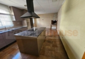 Chalet independiente con terreno en venta en la España, Reus, ref: TR401475 foto