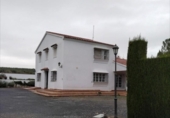 Xalet independent amb terreny en venda a la España, Lucena, ref.: TR242298 foto