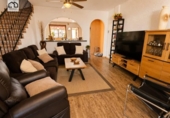 Отдельно стоящий дом с участком на продажу в городе Торревьеха Фото