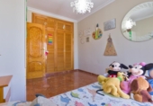 Дом с участком на продажу в городе Cájar Фото