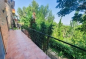 Отдельно стоящий дом с участком на продажу в городе Castellví de Rosanes Фото