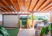 Chalet independiente con terreno en venta en la España, Adeje, ref: TR404596 foto