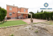 Casa de pueblo en venta en la España, Santa Fe, ref: TR280470 foto
