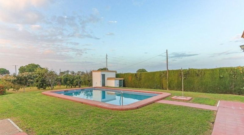 Sevilla - Sanlúcar la Mayor - 5000m2