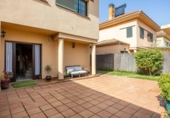 Chalet independiente con terreno en venta en la España, Palomares del Río, ref: TR391601 foto