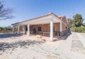 Chalet independiente con terreno en venta en la España, Redován, ref: TR404027 foto