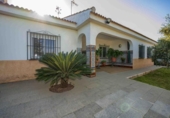 Chalet independiente con terreno en venta en la España, Palomares del Río, ref: TR405295 foto