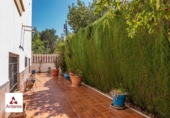 Xalet independent amb terreny en venda a la España, La Zubia, ref.: TR409945 foto