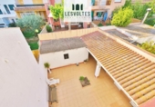 Отдельно стоящий дом с участком на продажу в городе Palafrugell Фото