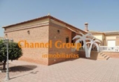 Chalet independiente con terreno en venta en la España, Catral, ref: TR398016 foto