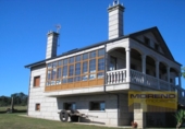 Chalet independiente con terreno en venta en la España, Castro de Rei, ref: TR406905 foto