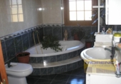 Chalet independiente con terreno en venta en la España, Castro de Rei, ref: TR406905 foto