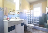 Chalet independiente con terreno en venta en la España, Abrera, ref: TR405875 foto