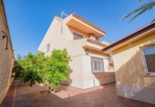 Chalet independiente con terreno en venta en la España, Villa de Otura, ref: TR412951 foto