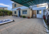 Chalet independiente con terreno en venta en la España, Espartinas, ref: TR378182 foto