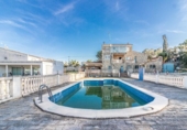 Chalet independiente con terreno en venta en la España, Alberic, ref: TR387436 foto
