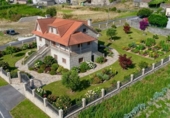 Загородный дом с участком на продажу в городе Bexo Фото