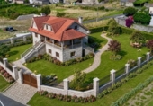 Загородный дом с участком на продажу в городе Bexo Фото