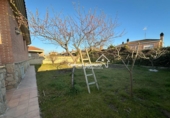 Chalet independiente con terreno en venta en la España, Villamayor, ref: TR396337 foto