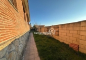 Chalet independiente con terreno en venta en la España, Villamayor, ref: TR396337 foto