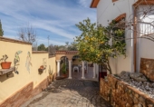 Chalet independiente con terreno en venta en la España, Villa de Otura, ref: TR411570 foto