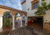 Chalet independiente con terreno en venta en la España, Villa de Otura, ref: TR411570 foto