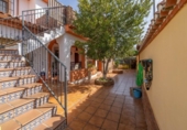 Chalet independiente con terreno en venta en la España, Villa de Otura, ref: TR411570 foto