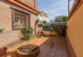 Chalet independiente con terreno en venta en la España, Villa de Otura, ref: TR411570 foto