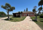 Chalet independiente con terreno en venta en la España, Coria del Río, ref: TR316809 foto