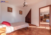Загородный дом с участком на продажу в городе Casabermeja Фото