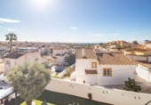 Chalet independiente con terreno en venta en la España, San Miguel de Salinas, ref: TR396650 foto