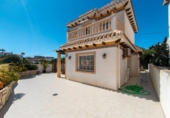 Chalet independiente con terreno en venta en la España, Torrevieja, ref: TR373319 foto