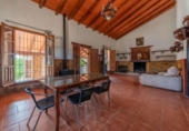 Загородный дом с участком на продажу в городе Antequera Фото