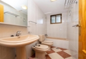 Chalet independiente con terreno en venta en la España, Villa de Otura, ref: TR406277 foto