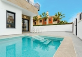 Chalet independiente con terreno en venta en la España, Torrevieja, ref: TR409998 foto