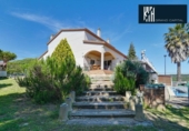 Chalet independiente con terreno en venta en la España, Maçanet de la Selva, ref: TR407678 foto