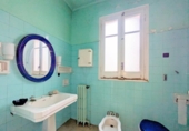 Дом с участком на продажу в городе Amposta Фото