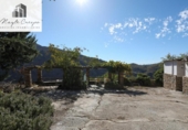 Chalet independiente con terreno en venta en la España, Busquístar, ref: TR362489 foto