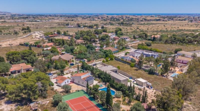 Alicante - Sant Vicent del Raspeig - 2012m2