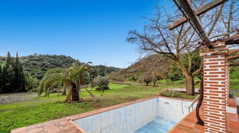 Málaga - Casarabonela - 9800m2