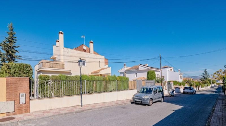 Granada - La Zubia - 850m2