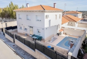 Almoguera 260&nbsp;m²