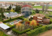Chalet independiente con terreno en venta en la España, Villanubla, ref: TR400848 foto